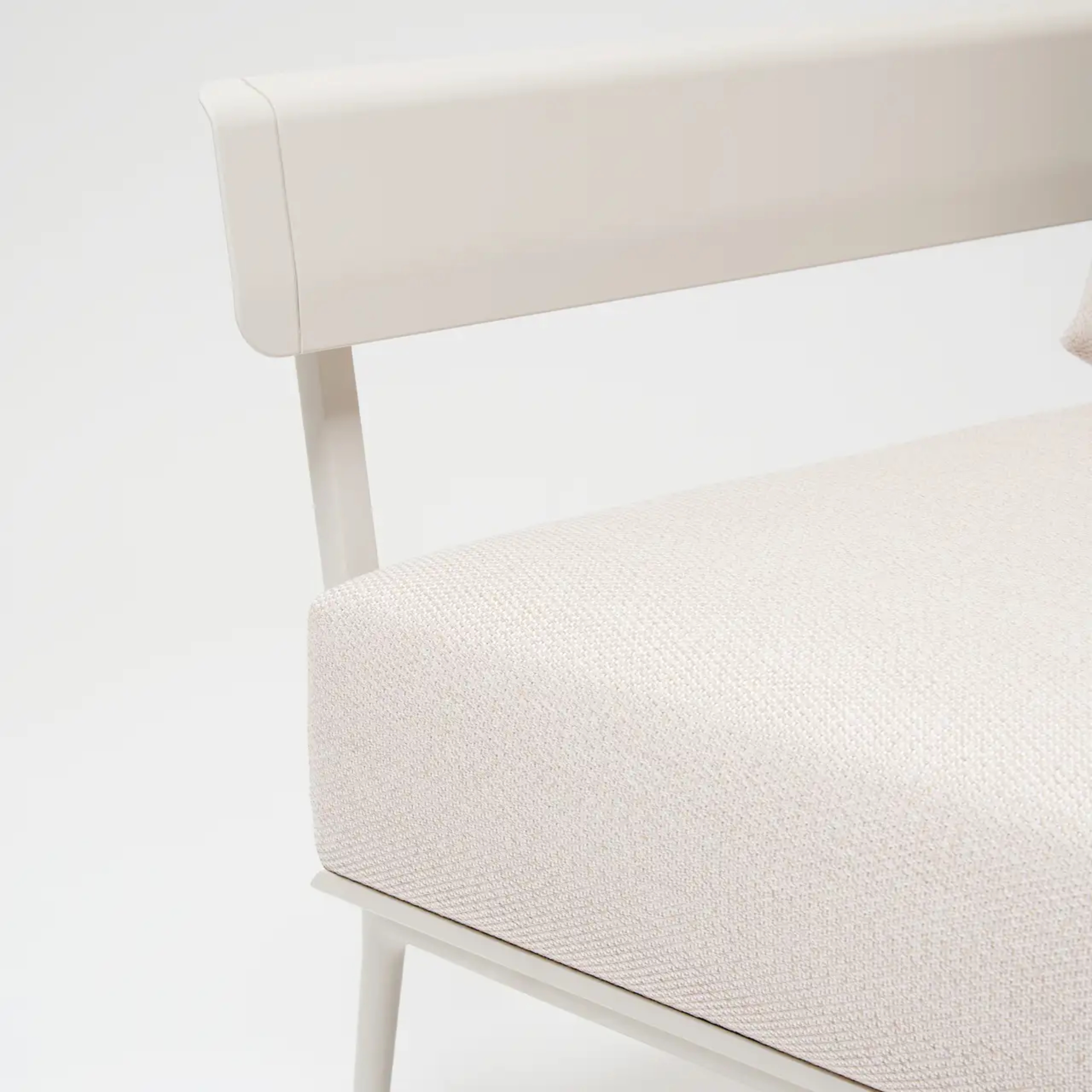 Aikana Lounge Chair Aikana Lounge Chair