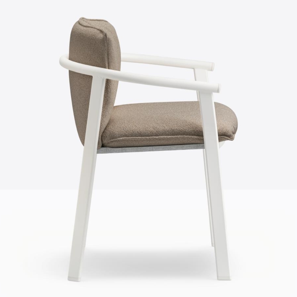 Lamorisse 3684 Armchair Lamorisse 3684 Armchair